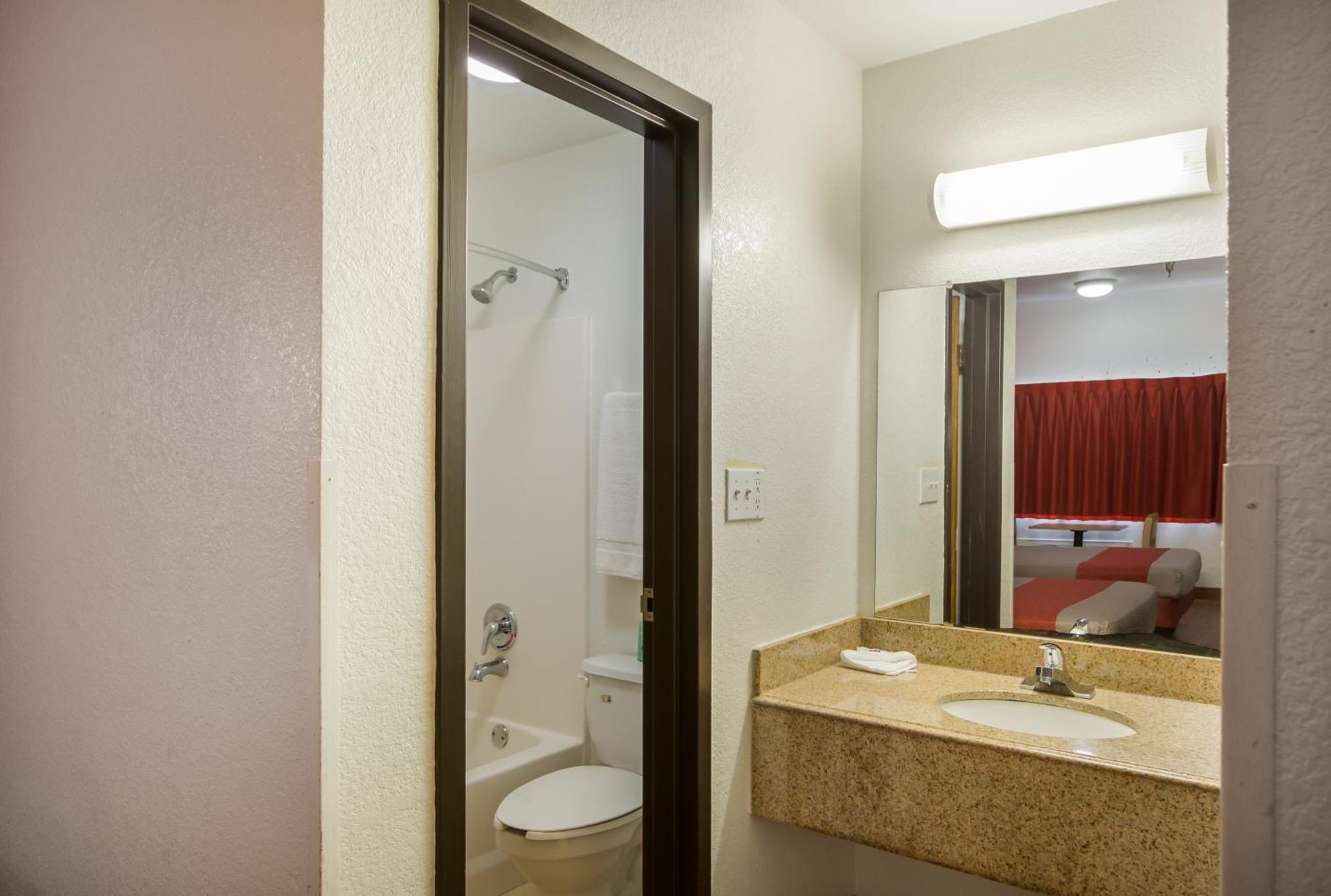 Americas Best Value Inn & Suites Humble Luaran gambar
